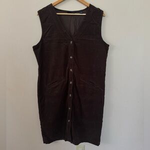 Karen Scott (L) vintage v-neck chocolate brown corduroy button front dress